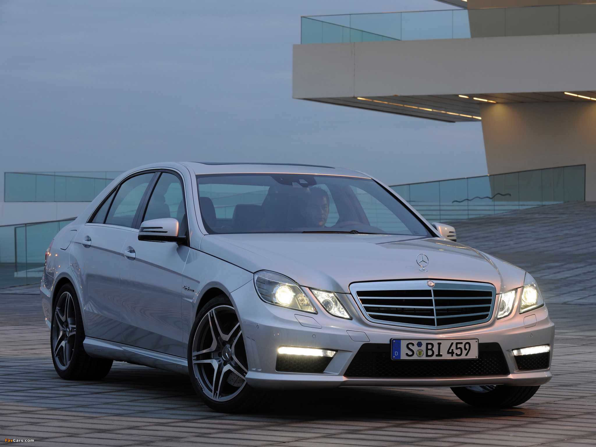 Mercedes-Benz E 63 AMG (W212) 2009–11 pictures (2048 x 1536)