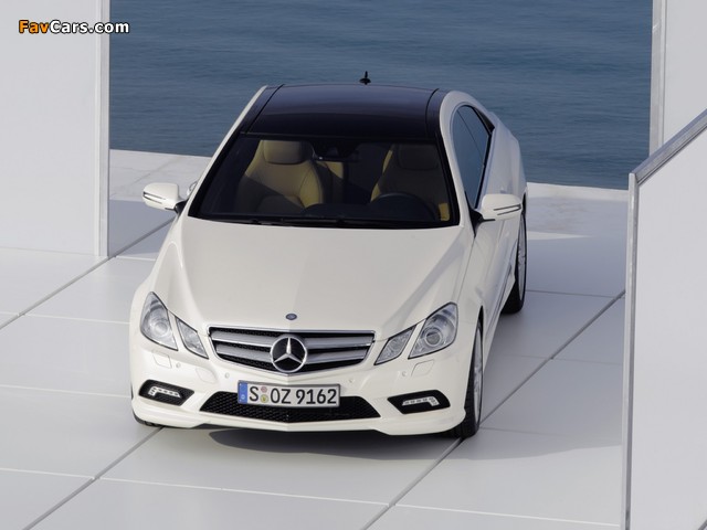 Mercedes-Benz E 500 Coupe AMG Sports Package (C207) 2009–12 pictures (640 x 480)