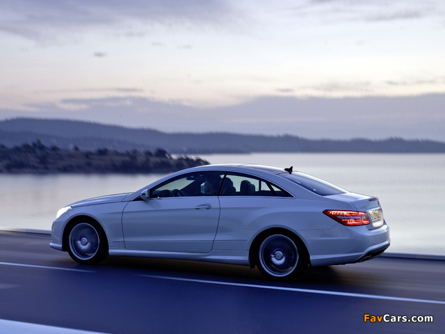 Mercedes-Benz E 500 Coupe AMG Sports Package (C207) 2009–12 pictures (640 x 480)
