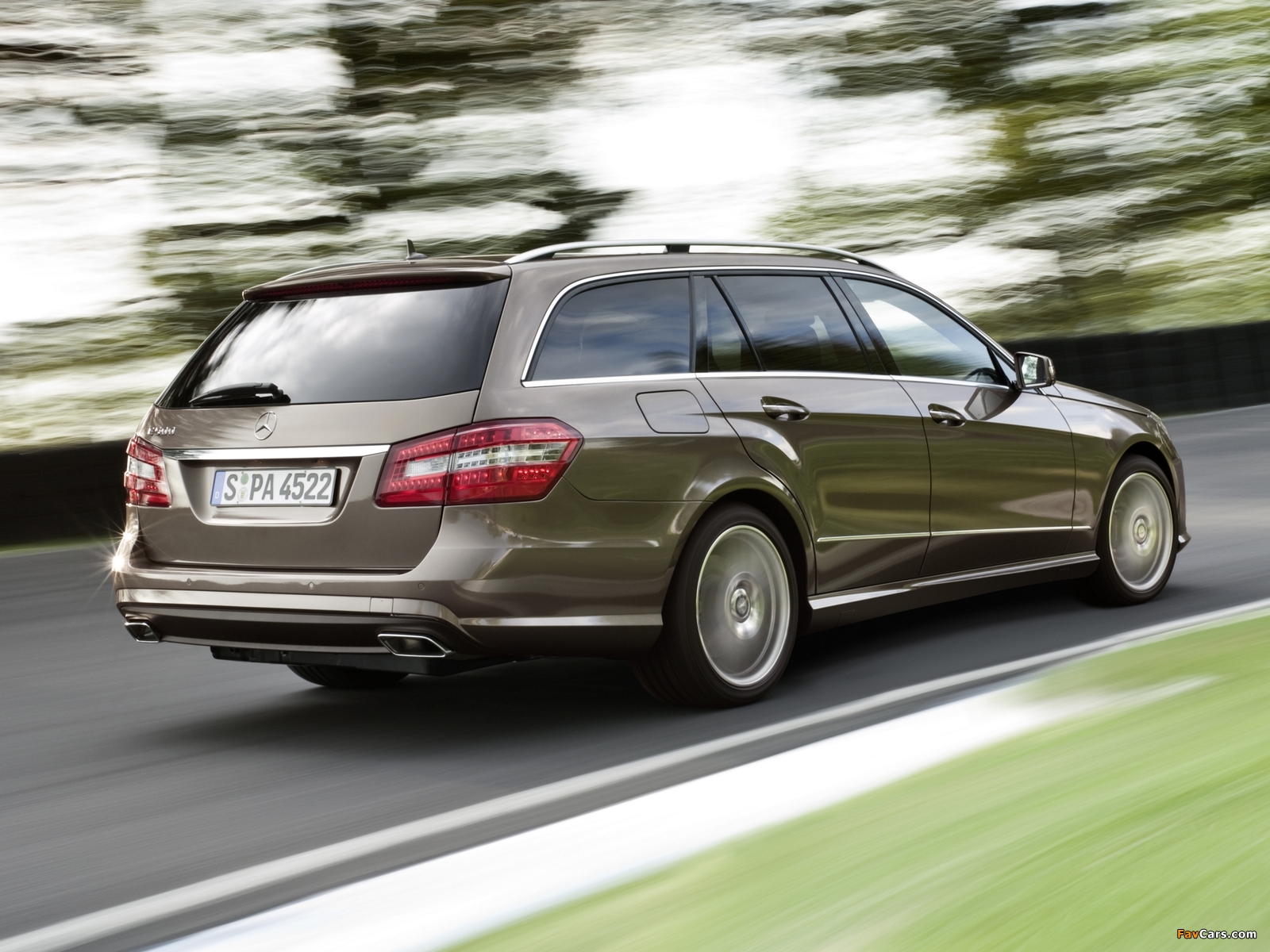 Mercedes-Benz E 500 AMG Sports Package Estate (S212) 2009–12 wallpapers (1600 x 1200)