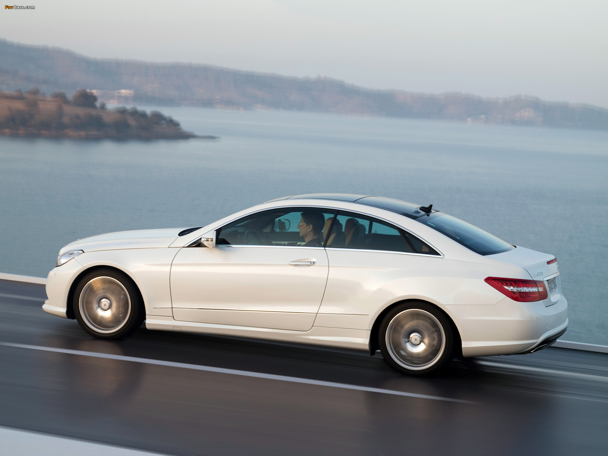Mercedes-Benz E 500 Coupe AMG Sports Package (C207) 2009–12 wallpapers (2048 x 1536)