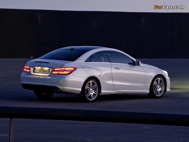 Mercedes-Benz E 500 Coupe AMG Sports Package (C207) 2009–12 wallpapers (640 x 480)