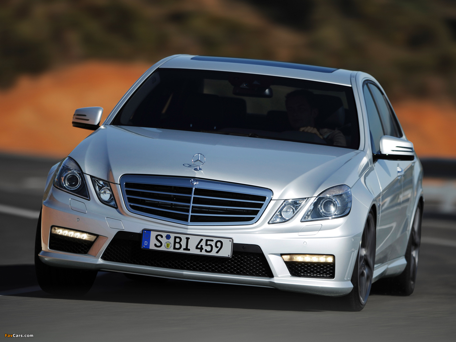 Mercedes-Benz E 63 AMG (W212) 2009–11 wallpapers (1600 x 1200)