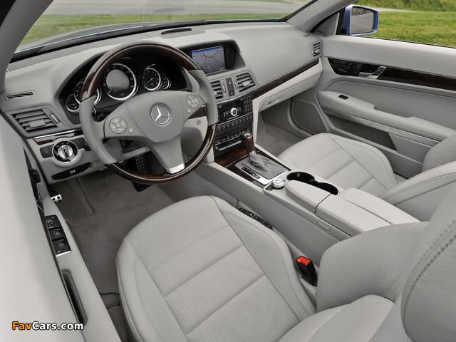 Mercedes-Benz E 550 Cabrio AMG Sports Package (A207) 2010–12 photos (640 x 480)