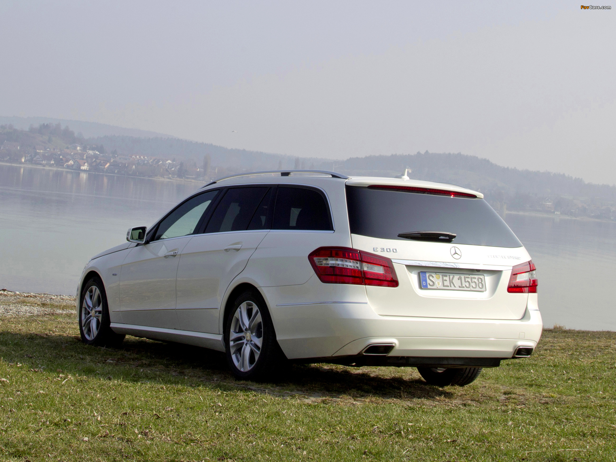 Mercedes-Benz E 300 BlueTec Hybrid Estate (S212) 2010–12 photos (2048 x 1536)