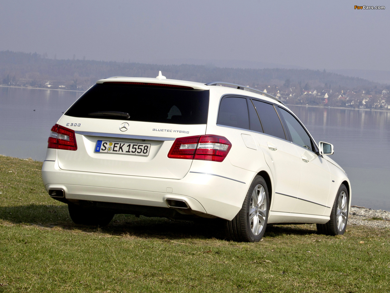 Mercedes-Benz E 300 BlueTec Hybrid Estate (S212) 2010–12 pictures (1280 x 960)