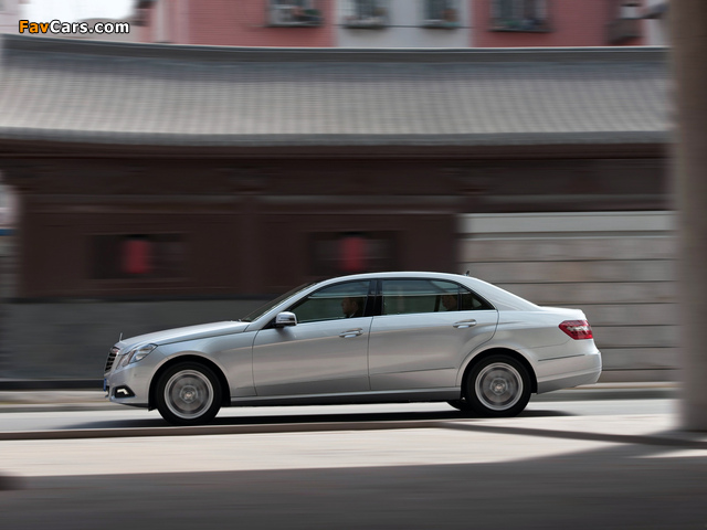 Mercedes-Benz E 300 L (W212) 2010–13 wallpapers (640 x 480)