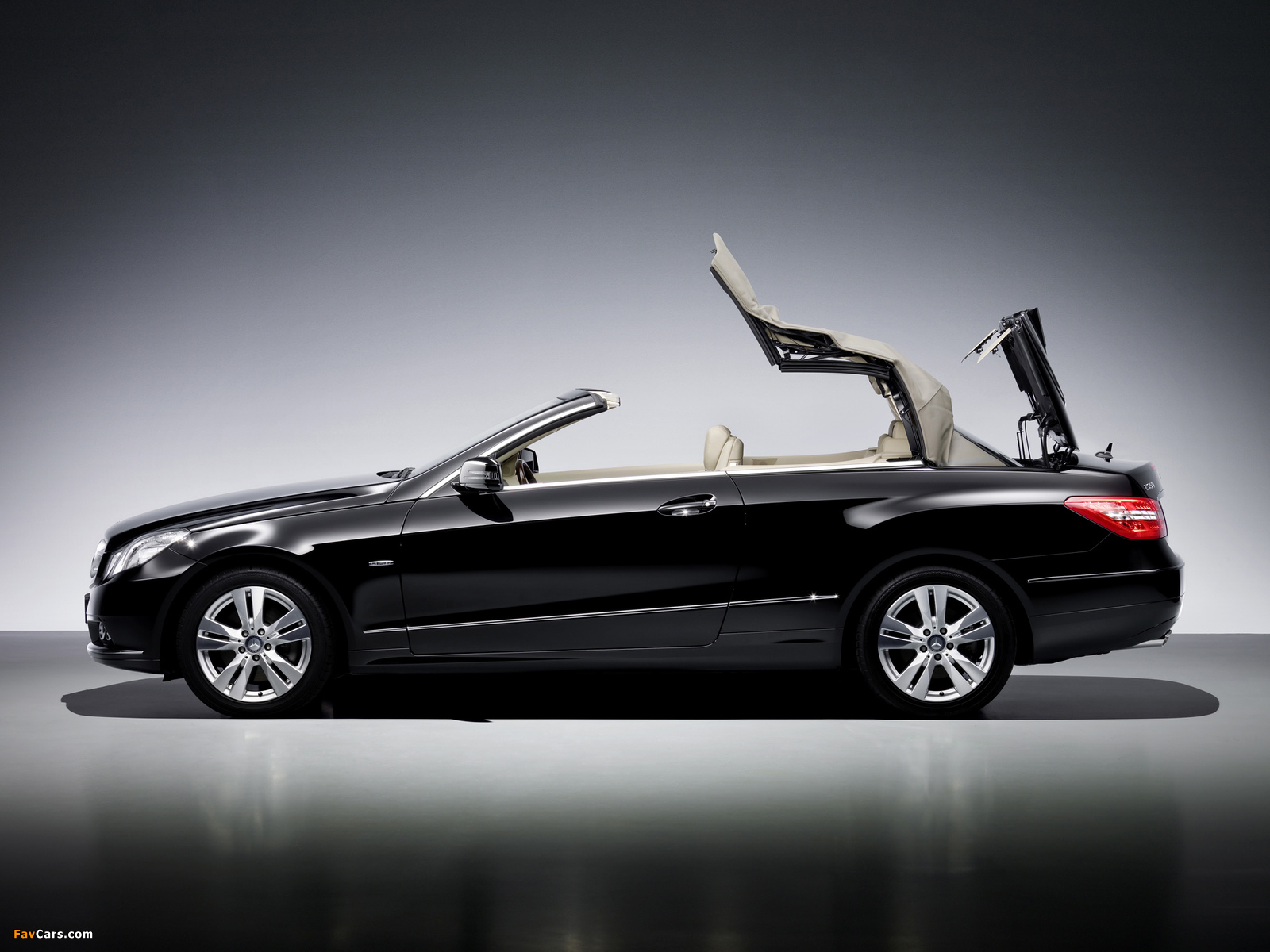 Mercedes-Benz E 350 CGI Cabrio (A207) 2010–12 wallpapers (1600 x 1200)