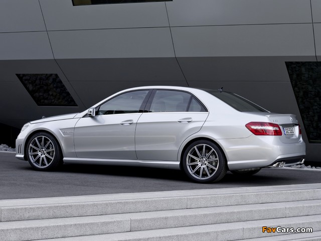 Mercedes-Benz E 63 AMG (W212) 2011–12 images (640 x 480)