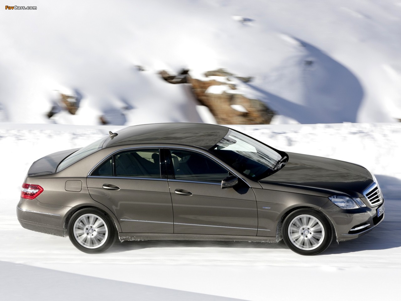 Mercedes-Benz E 250 CDI 4MATIC (W212) 2011–12 photos (1280 x 960)