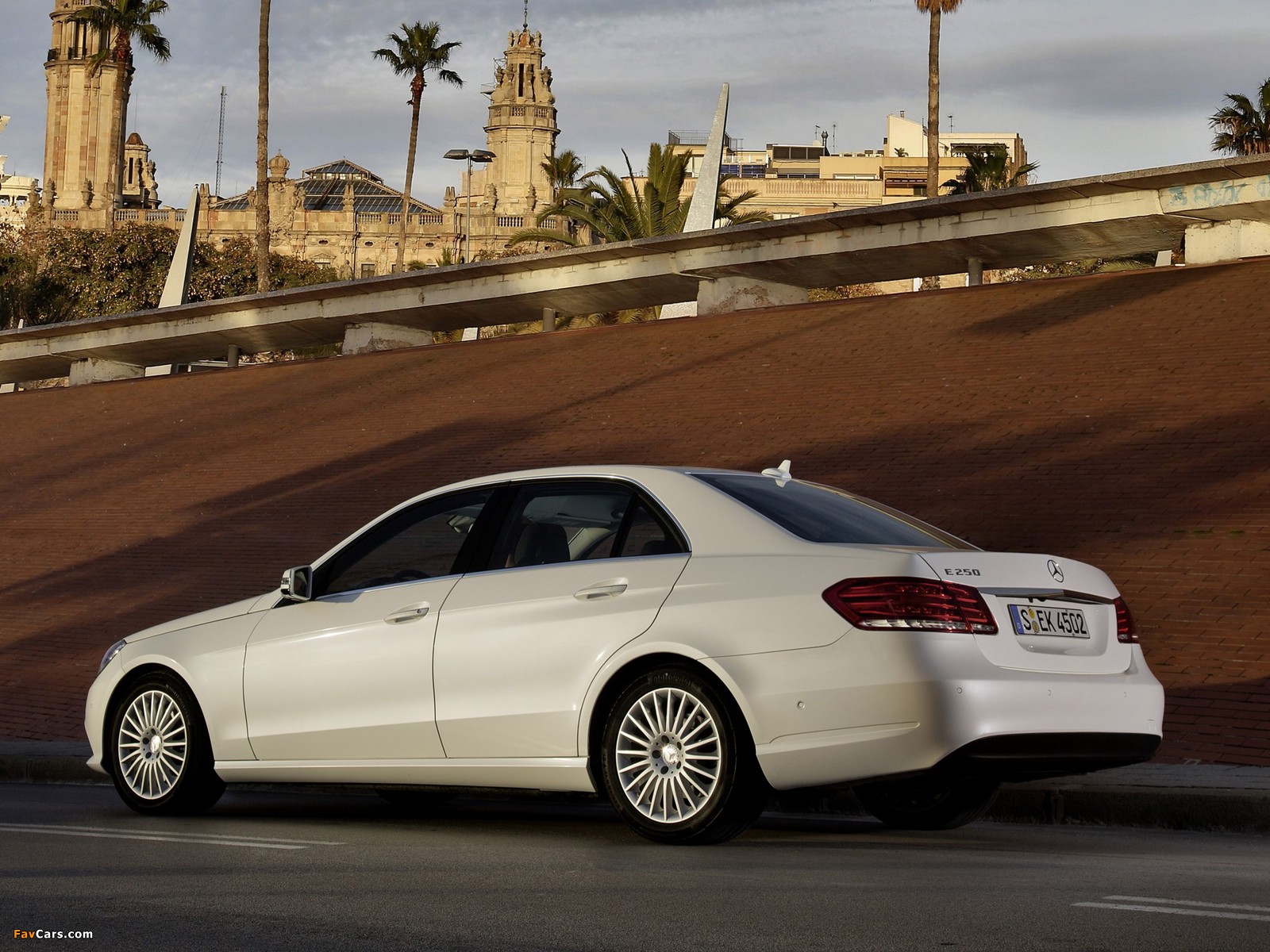 Mercedes-Benz E 250 (W212) 2013 pictures (1600 x 1200)