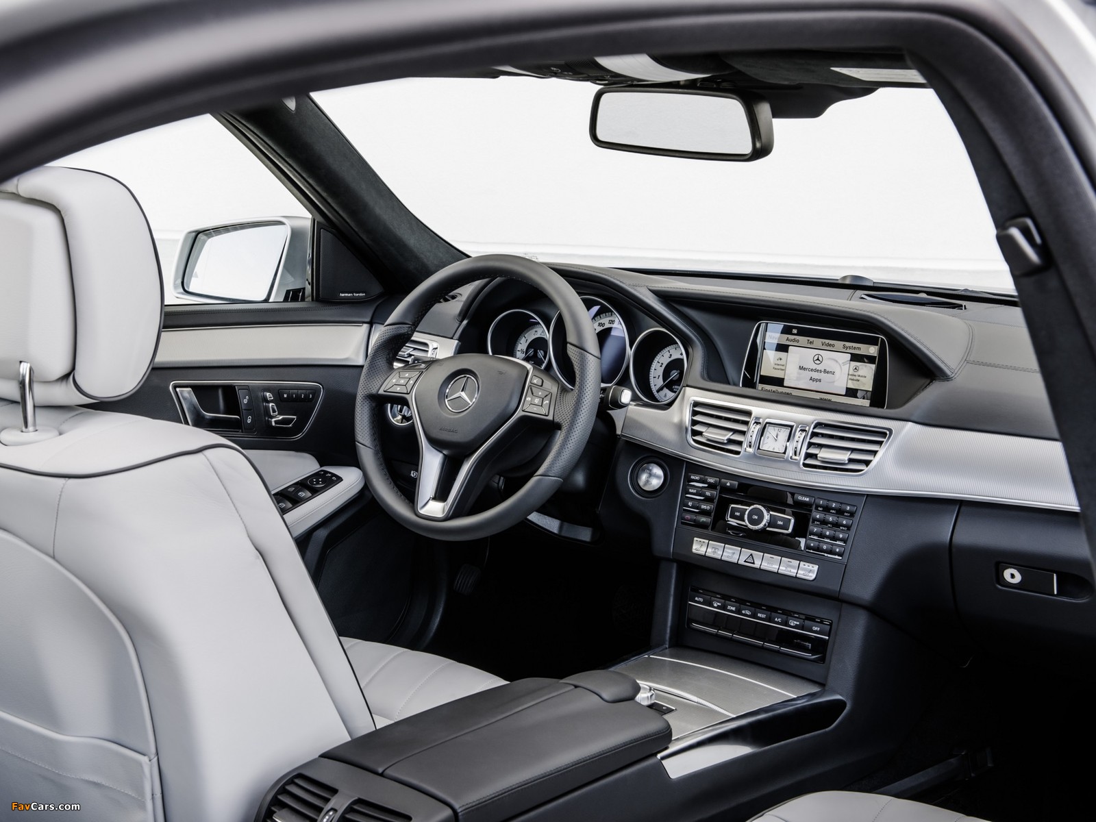 Mercedes-Benz E 350 4MATIC (W212) 2013 pictures (1600 x 1200)