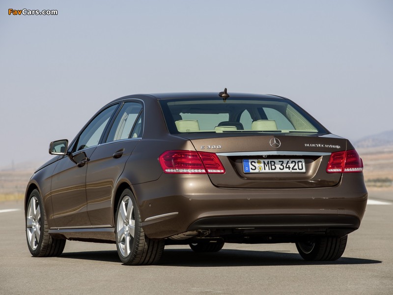 Mercedes-Benz E 300 BlueTec Hybrid (W212) 2013 pictures (800 x 600)