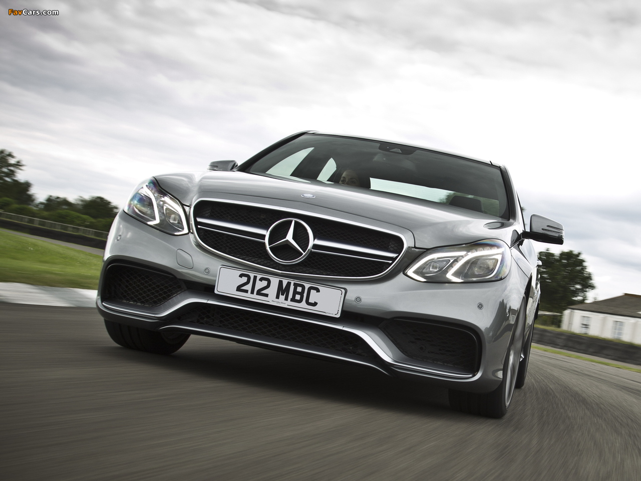 Mercedes-Benz E 63 AMG UK-spec (W212) 2013 wallpapers (1280 x 960)