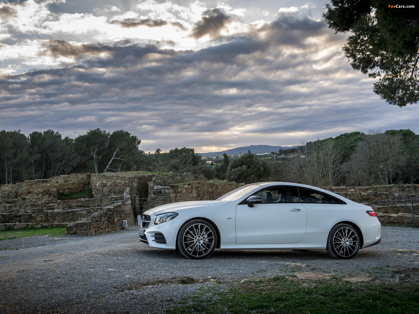 Mercedes-Benz E 400 4MATIC AMG Line Coupé 