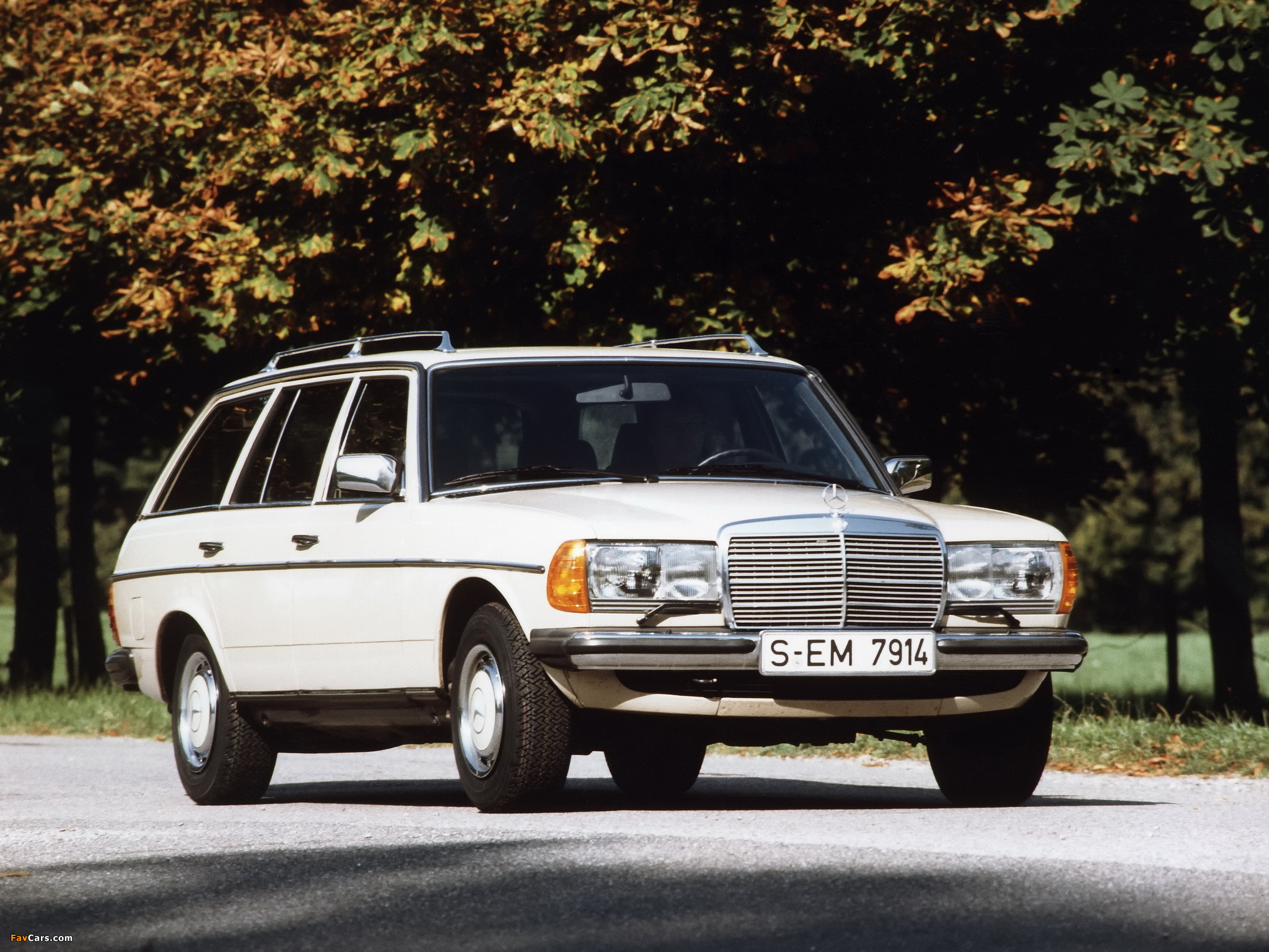 Photos of Mercedes-Benz E-Klasse Estate (S123) 1978–86 (2048 x 1536)