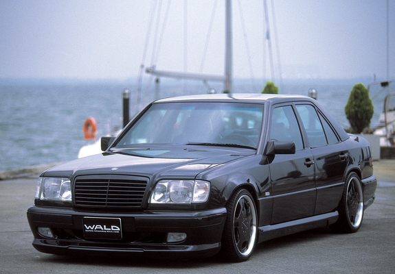 Photos of WALD Mercedes-Benz E-Klasse V4 (W124) 1990