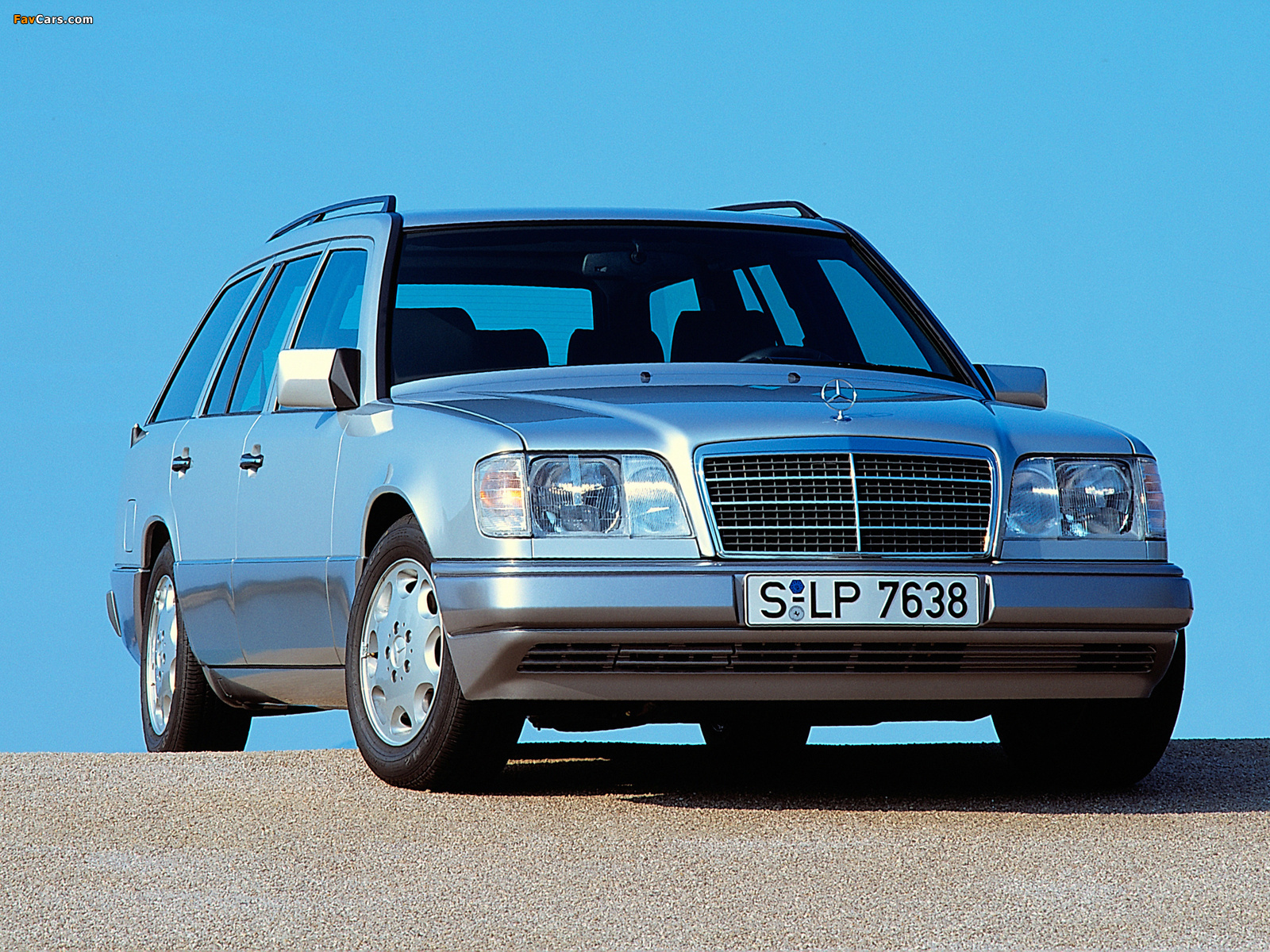 Photos of Mercedes-Benz E-Klasse Estate (S124) 1993–96 (1600 x 1200)