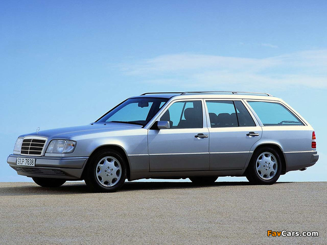 Photos of Mercedes-Benz E-Klasse Estate (S124) 1993–96 (640 x 480)