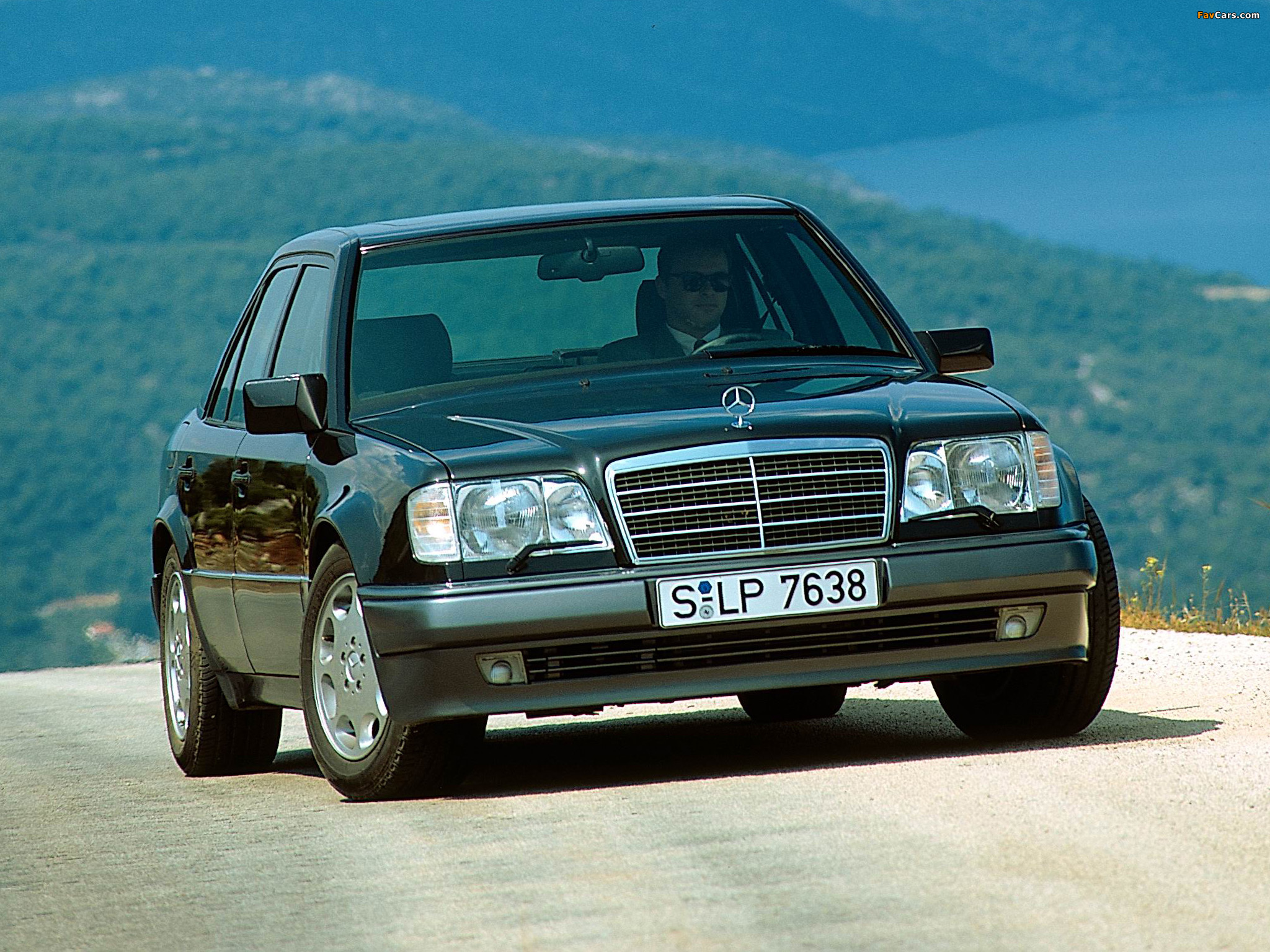 Photos of Mercedes-Benz E 500 (W124) 1993–95 (2048 x 1536)