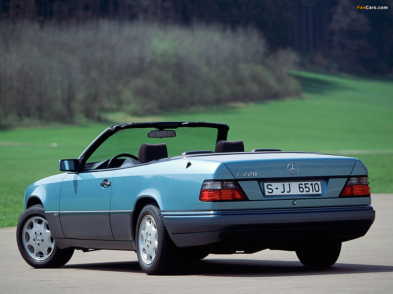 Photos of Mercedes-Benz E 220 Cabrio (A124) 1993–96 (1280 x 960)