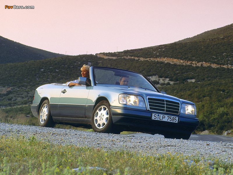 Photos of Mercedes-Benz E 220 Cabrio (A124) 1993–96 (800 x 600)