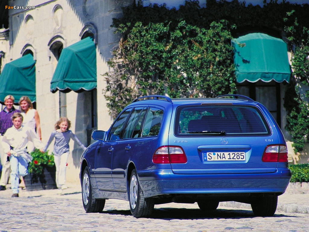 Photos of Mercedes-Benz E 220 CDI Estate (S210) 1999–2001 (1024 x 768)