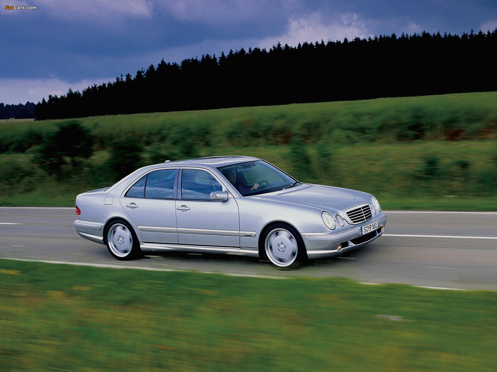 Photos of Mercedes-Benz E 55 AMG (W210) 1999–2002 (1600 x 1200)