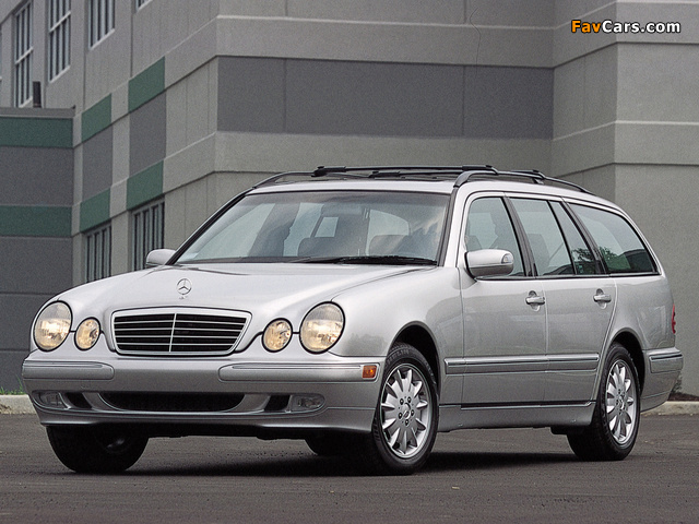 Photos of Mercedes-Benz E 320 Estate US-spec (S210) 1999–2002 (640 x 480)