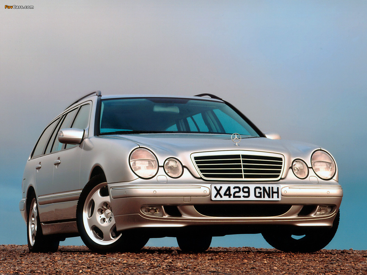 Photos of Mercedes-Benz E 430 Estate UK-spec (S210) 1999–2002 (1280 x 960)