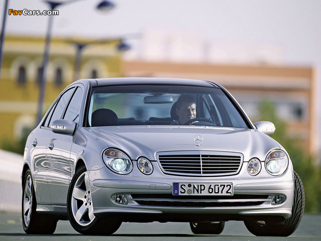 Photos of Mercedes-Benz E 320 (W211) 2002–03 (640 x 480)