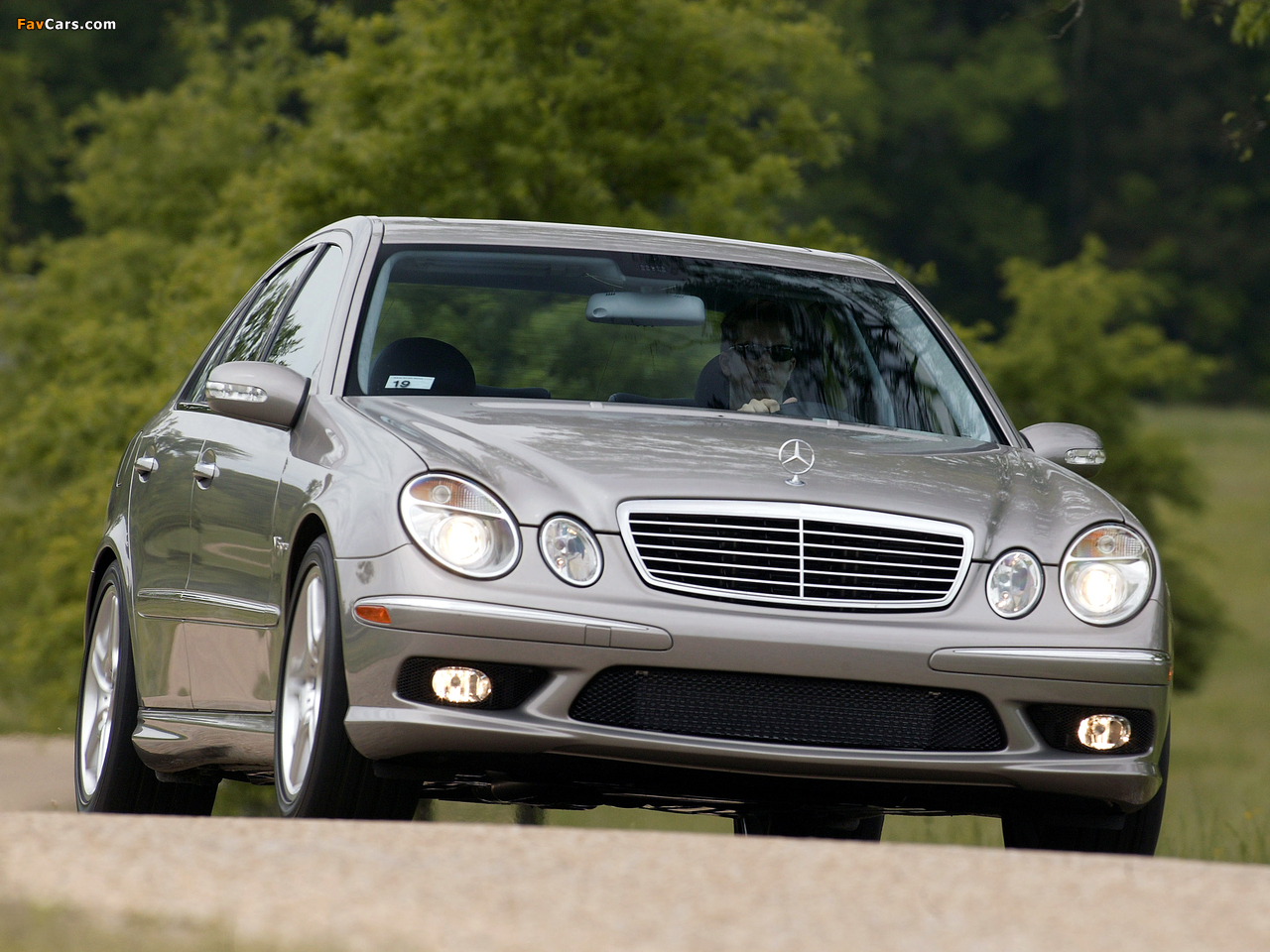 Photos of Mercedes-Benz E 55 AMG US-spec (W211) 2003–06 (1280 x 960)