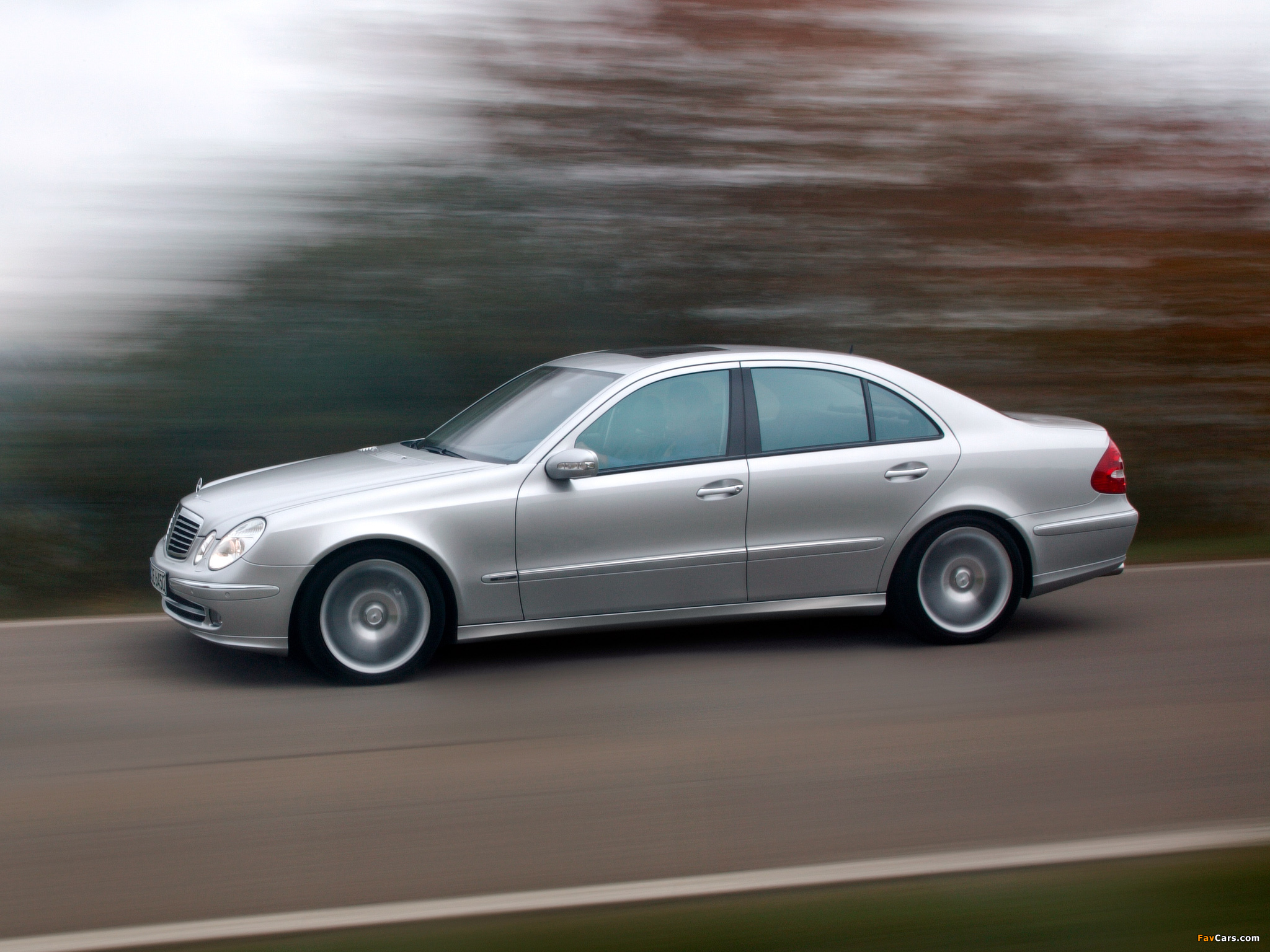 Photos of Mercedes-Benz E 350 (W211) 2004–06 (2048 x 1536)