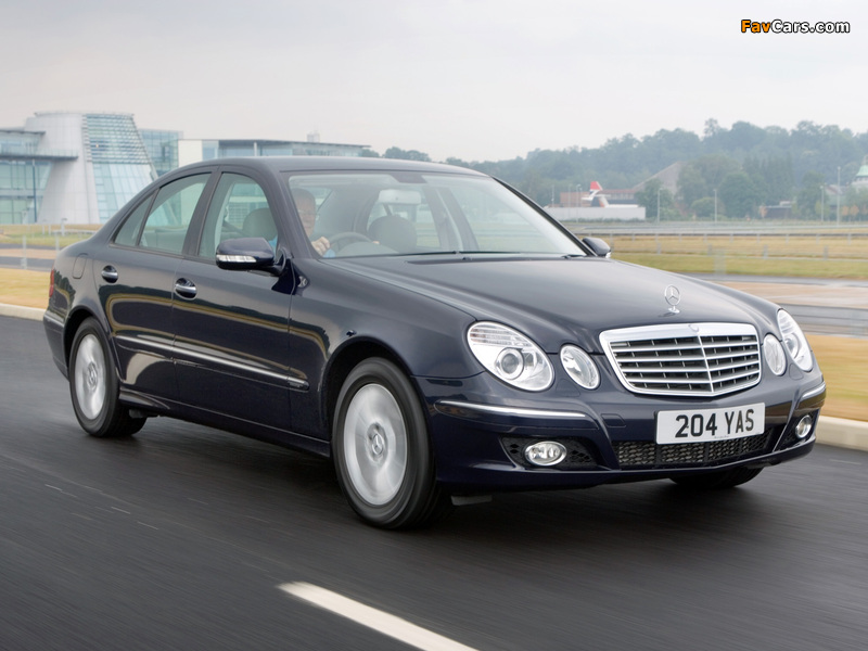 Photos of Mercedes-Benz E 280 CDI UK-spec (W211) 2006–09 (800 x 600)