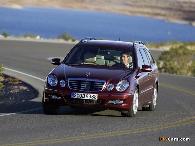 Photos of Mercedes-Benz E 320 CDI Estate (S211) 2006–09 (640 x 480)