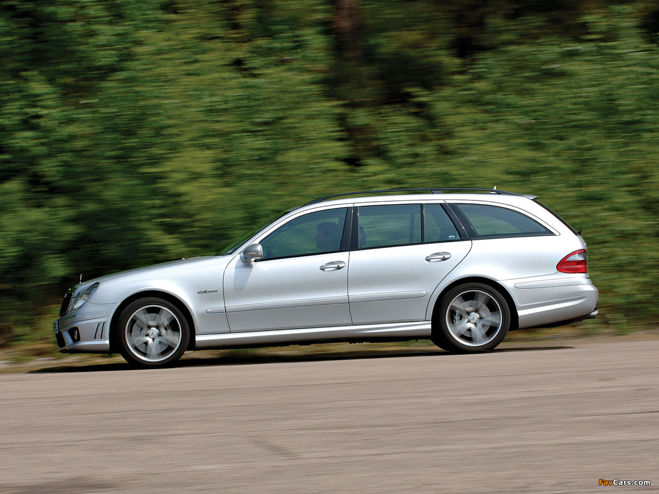 Photos of Mercedes-Benz E 63 AMG Estate (S211) 2007–09 (1280 x 960)