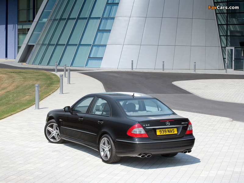 Photos of Mercedes-Benz E 63 AMG UK-spec (W211) 2007–09 (800 x 600)