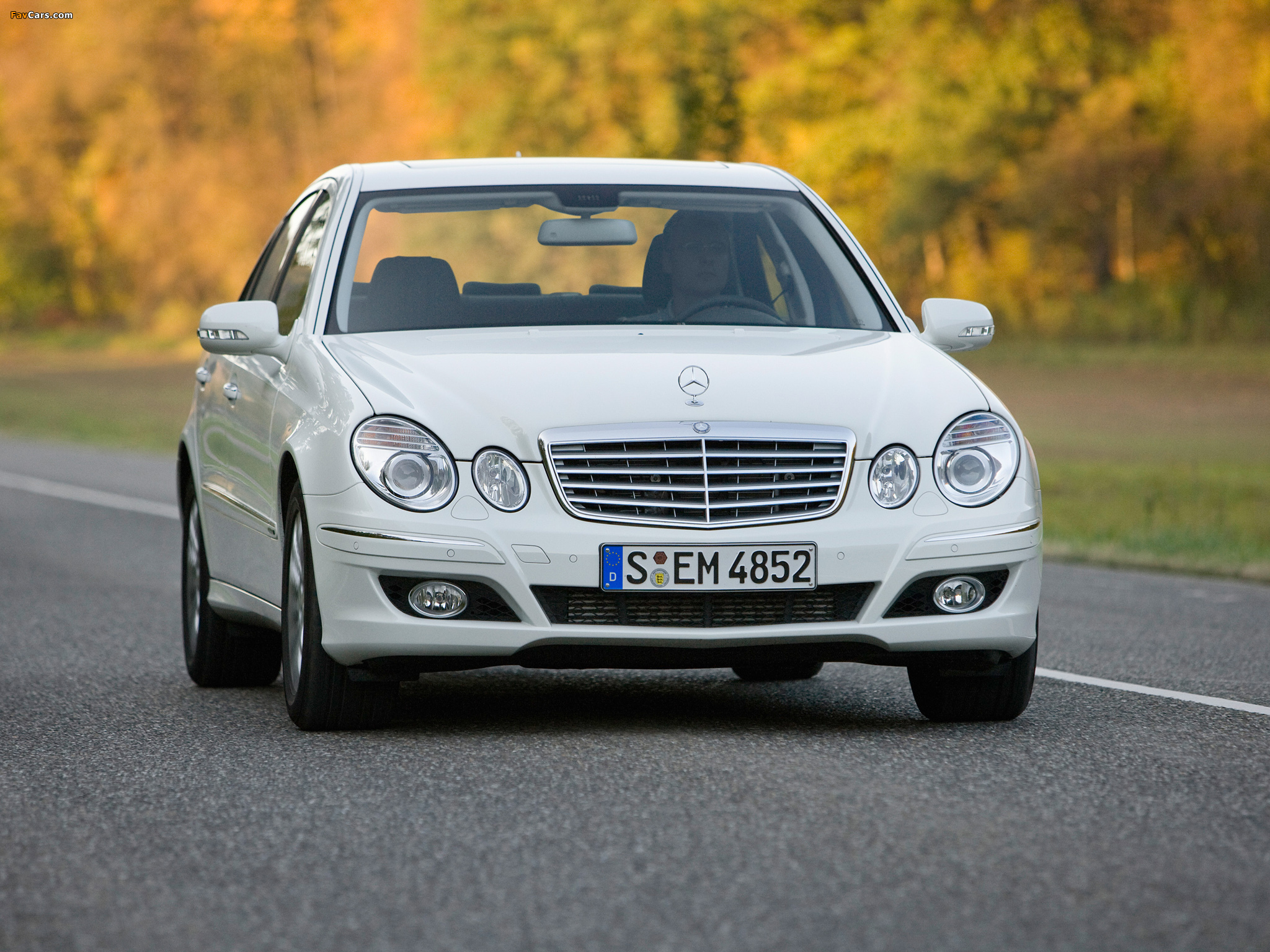 Photos of Mercedes-Benz E 300 BlueTec (W211) 2008–09 (2048 x 1536)