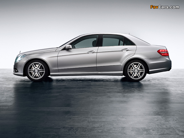 Photos of Mercedes-Benz E 500 AMG Sports Package (W212) 2009–12 (640 x 480)