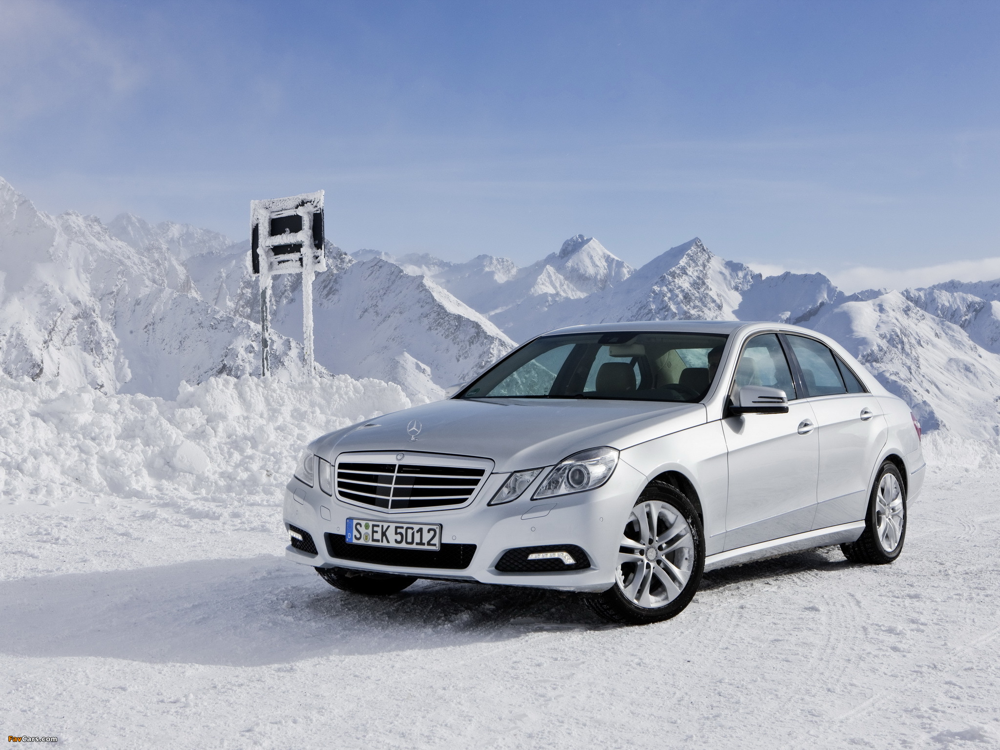 Photos of Mercedes-Benz E 350 4MATIC (W212) 2009–12 (2048 x 1536)