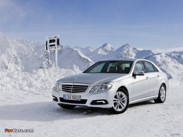 Photos of Mercedes-Benz E 350 4MATIC (W212) 2009–12 (640 x 480)