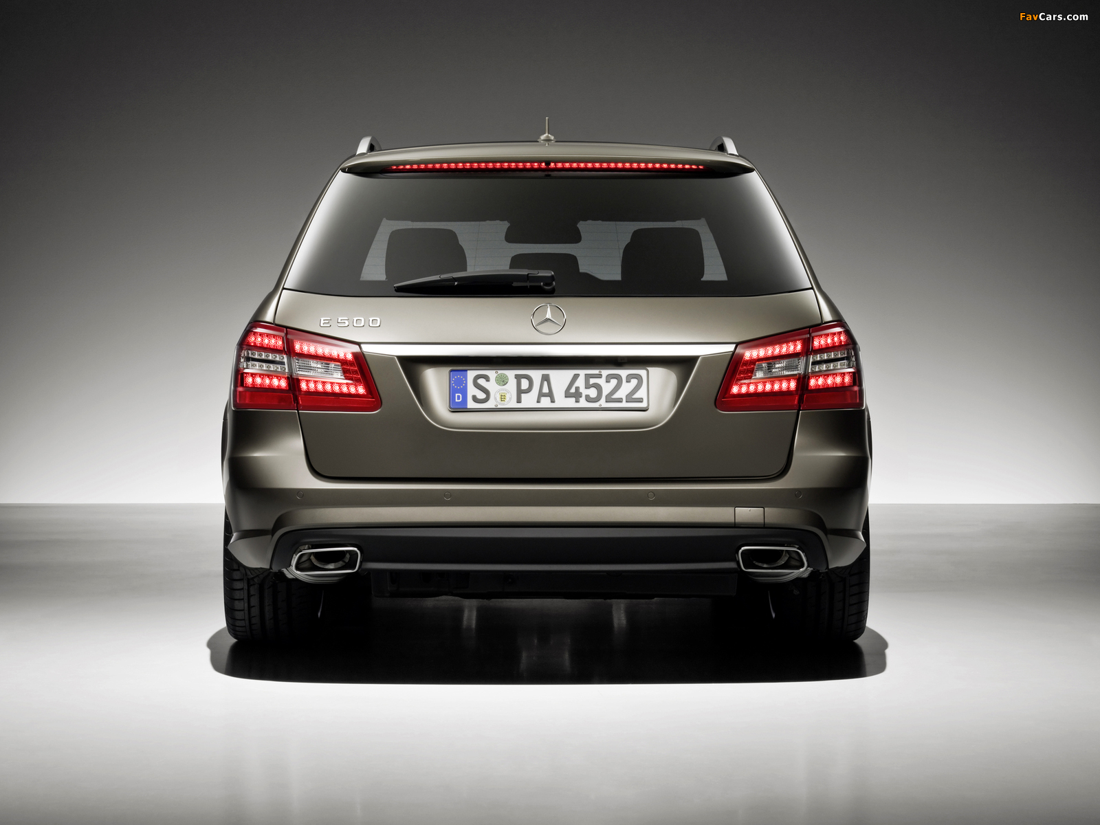 Photos of Mercedes-Benz E 500 AMG Sports Package Estate (S212) 2009–12 (1600 x 1200)
