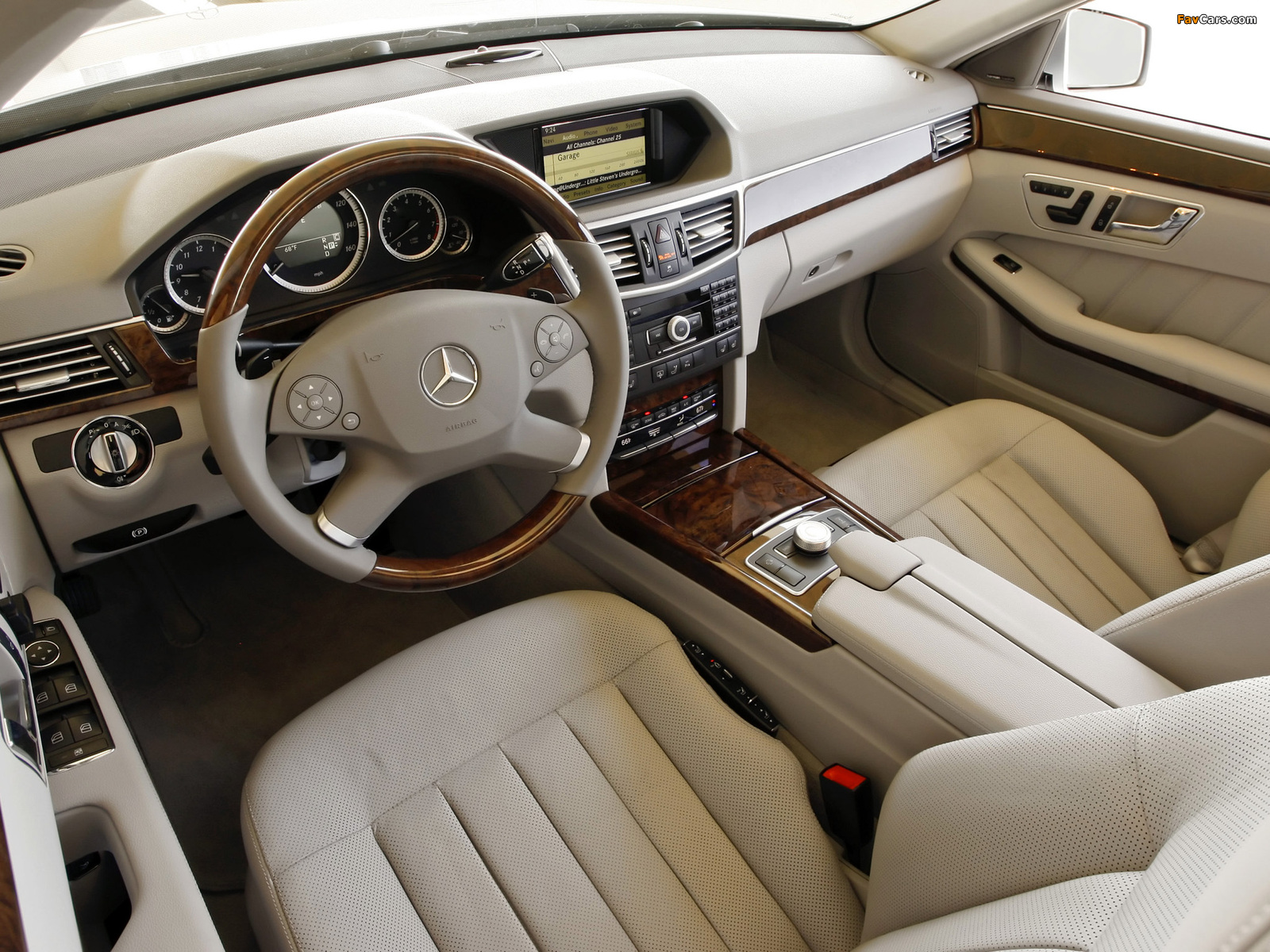 Photos of Mercedes-Benz E 550 (W212) 2009–12 (1600 x 1200)