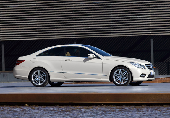 Photos of Mercedes-Benz E 500 Coupe AMG Sports Package (C207) 2009–12