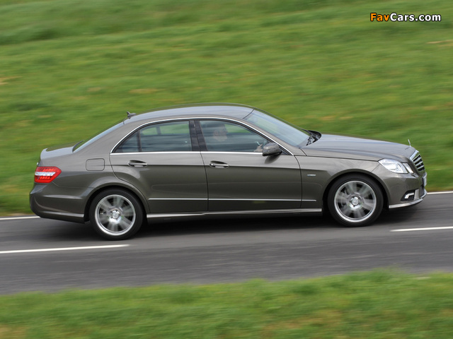 Photos of Mercedes-Benz E 220 CDI AMG Sports Package UK-spec (W212) 2009–12 (640 x 480)