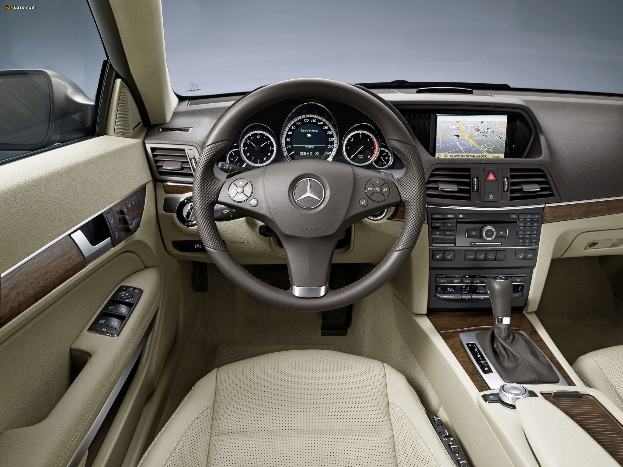 Photos of Mercedes-Benz E 350 CDI Coupe (C207) 2009–12 (2048 x 1536)