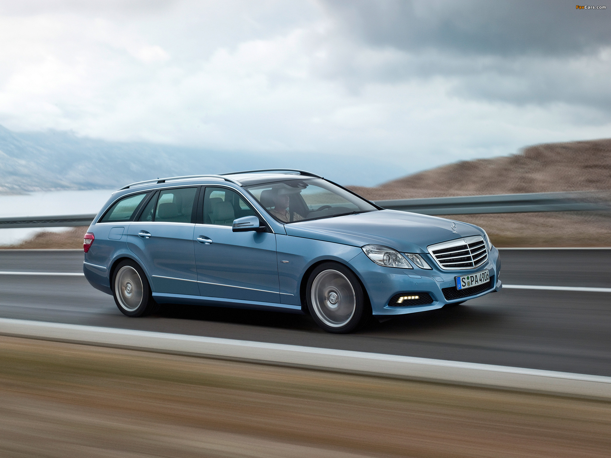 Photos of Mercedes-Benz E 350 CDI 4MATIC Estate (S212) 2009–12 (2048 x 1536)