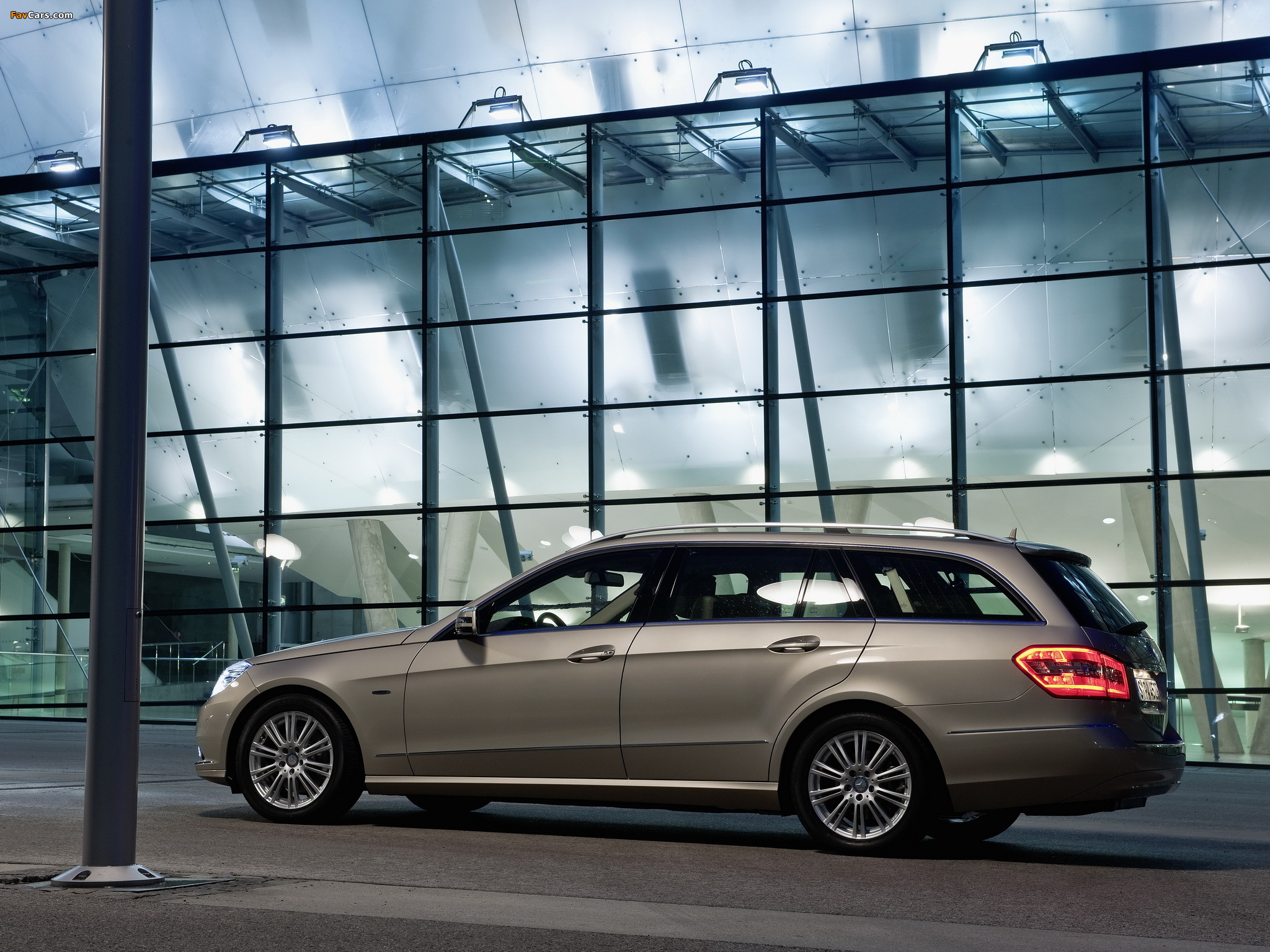 Photos of Mercedes-Benz E 250 CDI Estate (S212) 2009–12 (2048 x 1536)