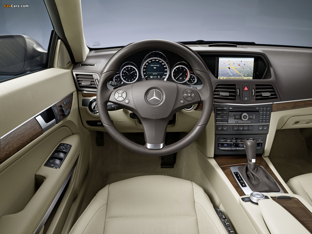 Photos of Mercedes-Benz E 350 CDI Coupe (C207) 2009–12 (1280 x 960)