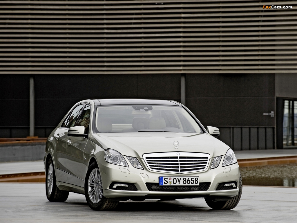 Photos of Mercedes-Benz E 350 CDI (W212) 2009–12 (1024 x 768)